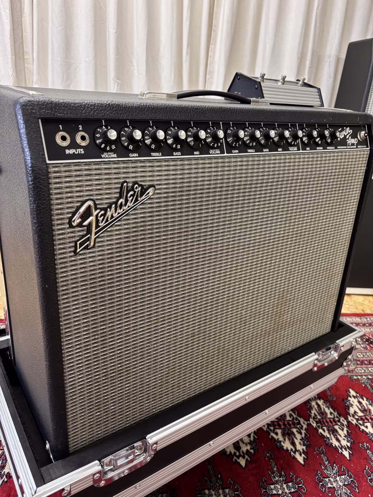 Fender Twin Amp - 25W/100W Switchable - 4